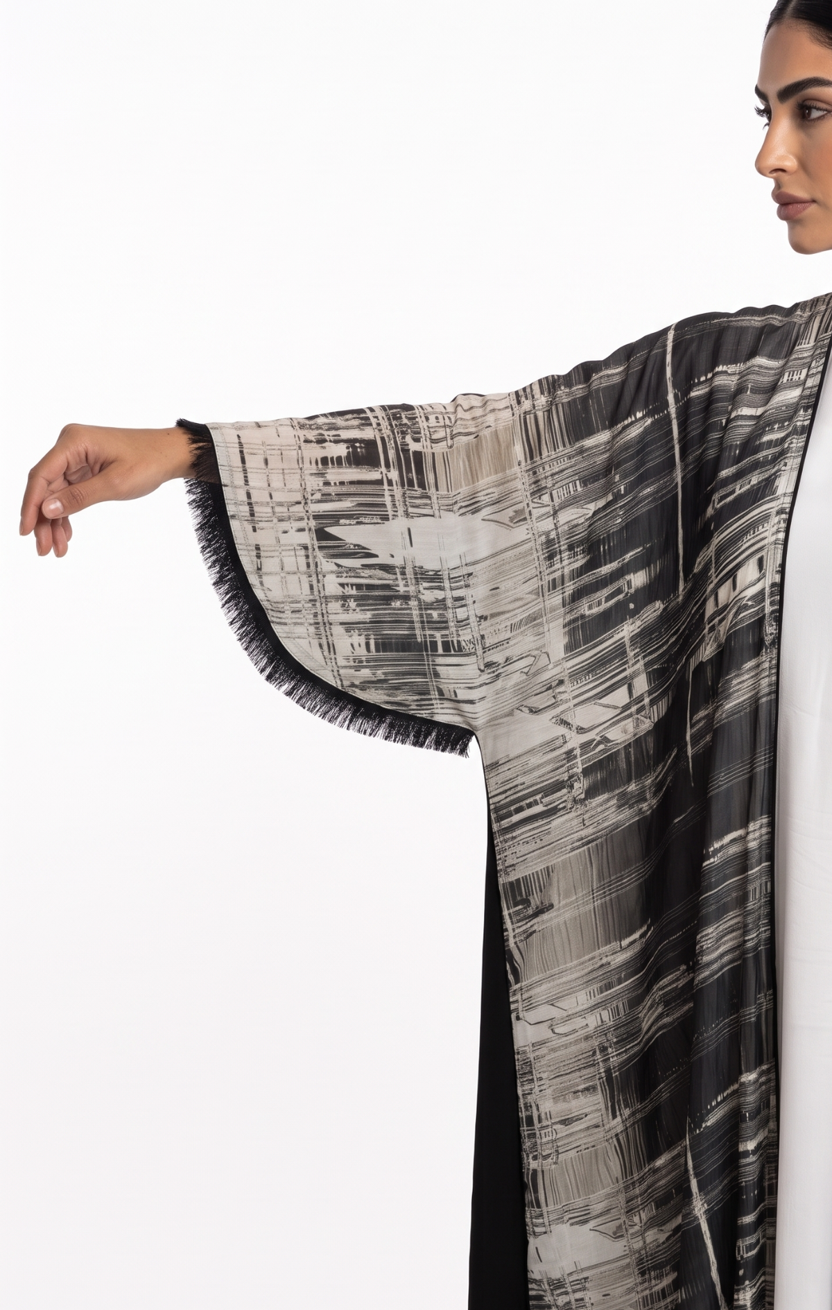 Black Fringe Abaya - عباية سوداء بالشراشيب