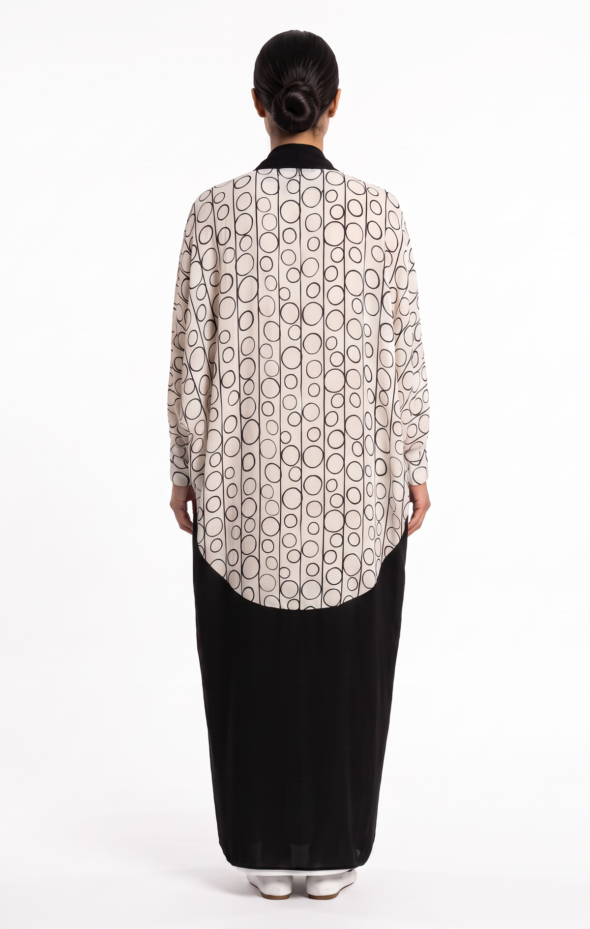 Monochrome Abaya - عباية مونوكروم