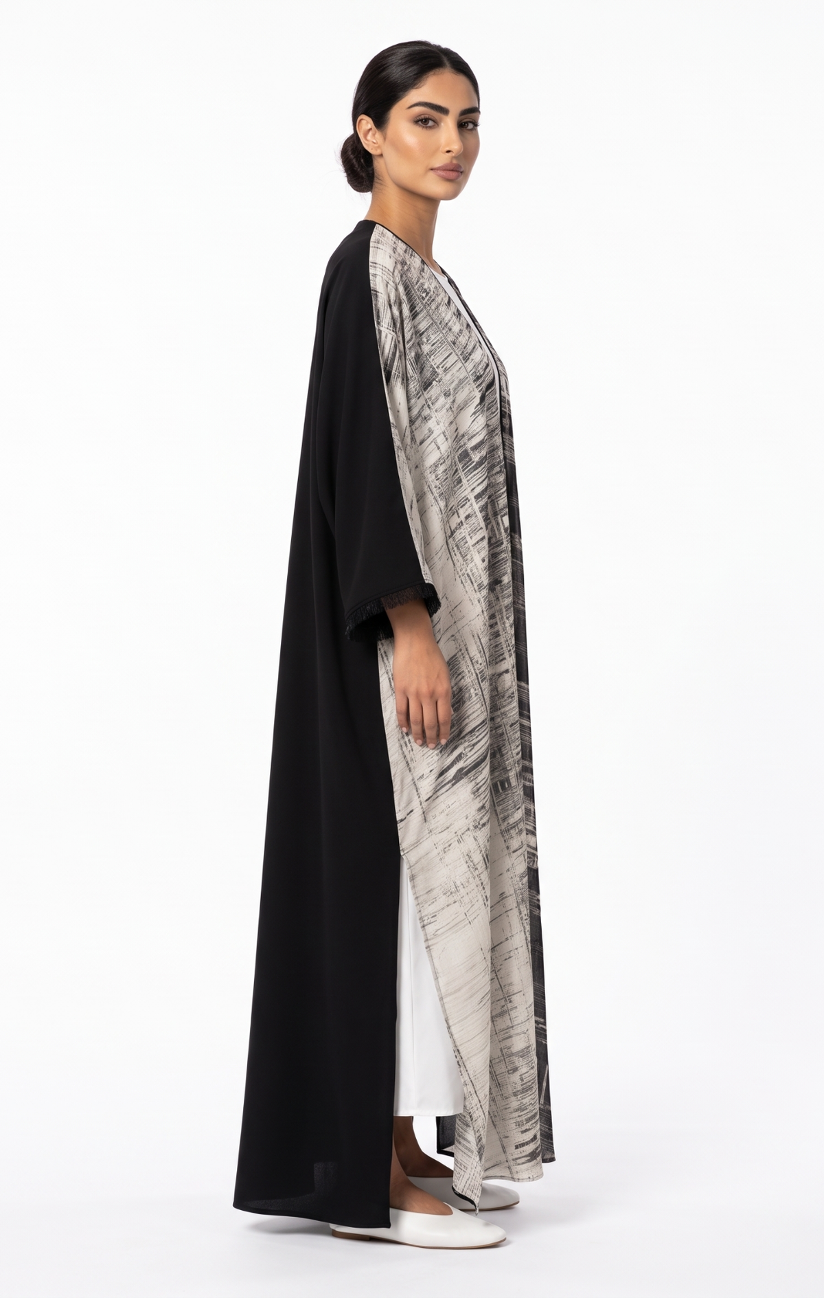 Black Fringe Abaya -  عباية سوداء بالشراشيب